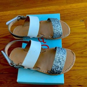 Size 10 Cat and Jack sandals.